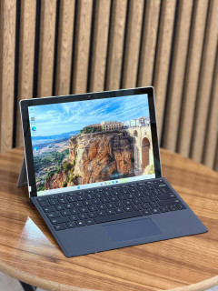لپ تاپ استوک Microsoft Surface Pro 5 سیمکارتخور | Core i5-7300U | رم 8GB | SSD 256GB | Intel UHD Graphics