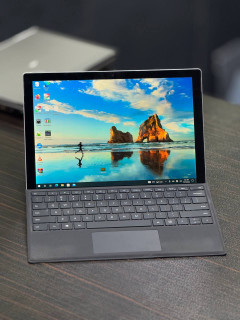 لپ تاپ استوک Microsoft Surface Pro 6 | Core i5-8650U | رم 8 GB | SSD 256 GB | Intel UHD Graphics